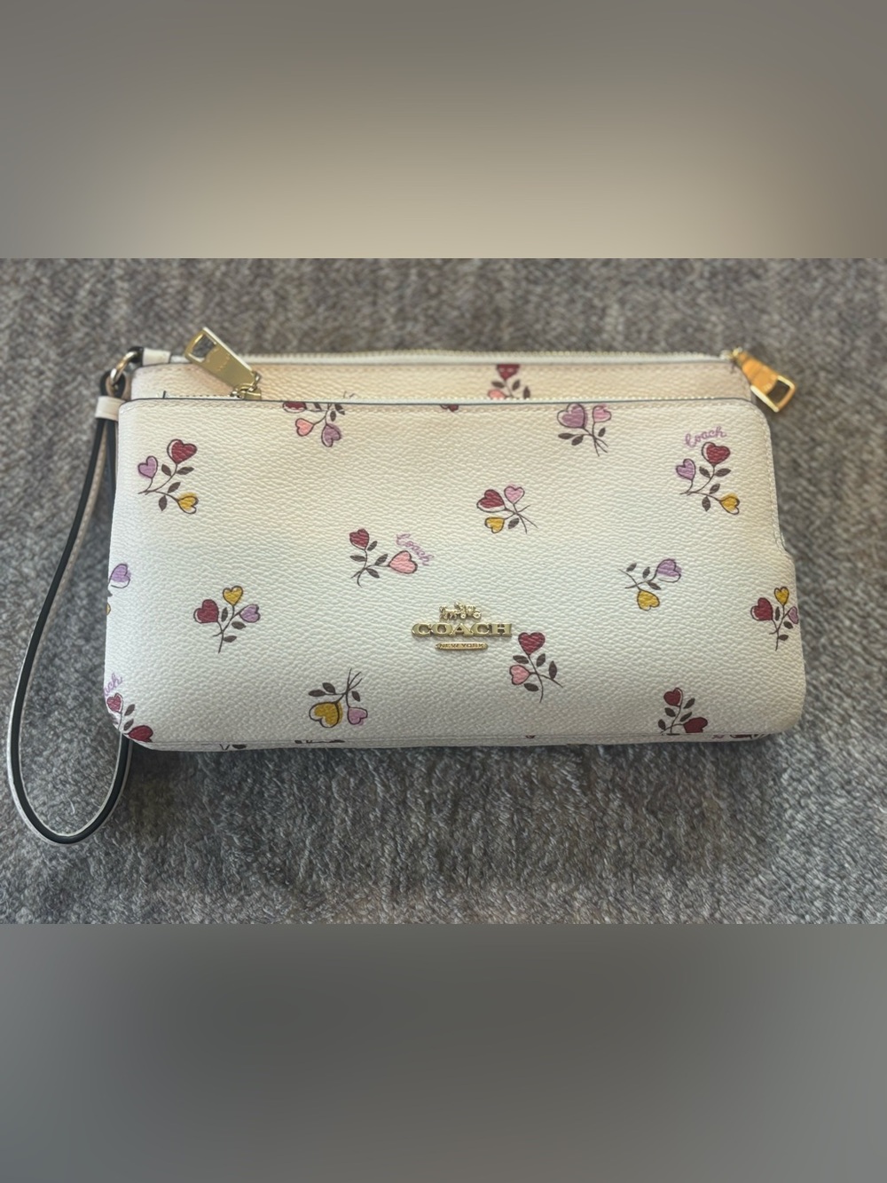NWT Coach Fiona Tote Bag With Heart Print In Chalk Multi With Matching Wallet. - Picture 8 of 8